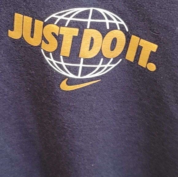 Nike Tee - Picture 4 of 9